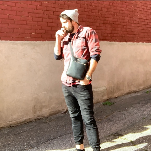 Meet your Posher, Cassian Dior - Picture 2 of 6